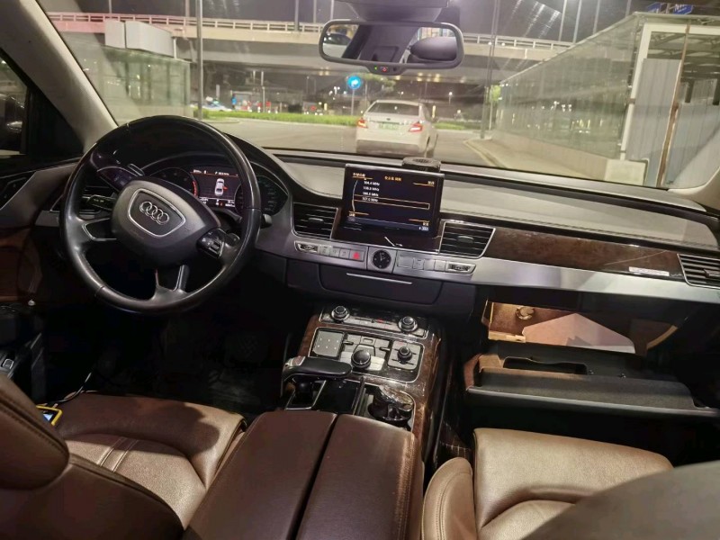 保定15年奥迪A8L3