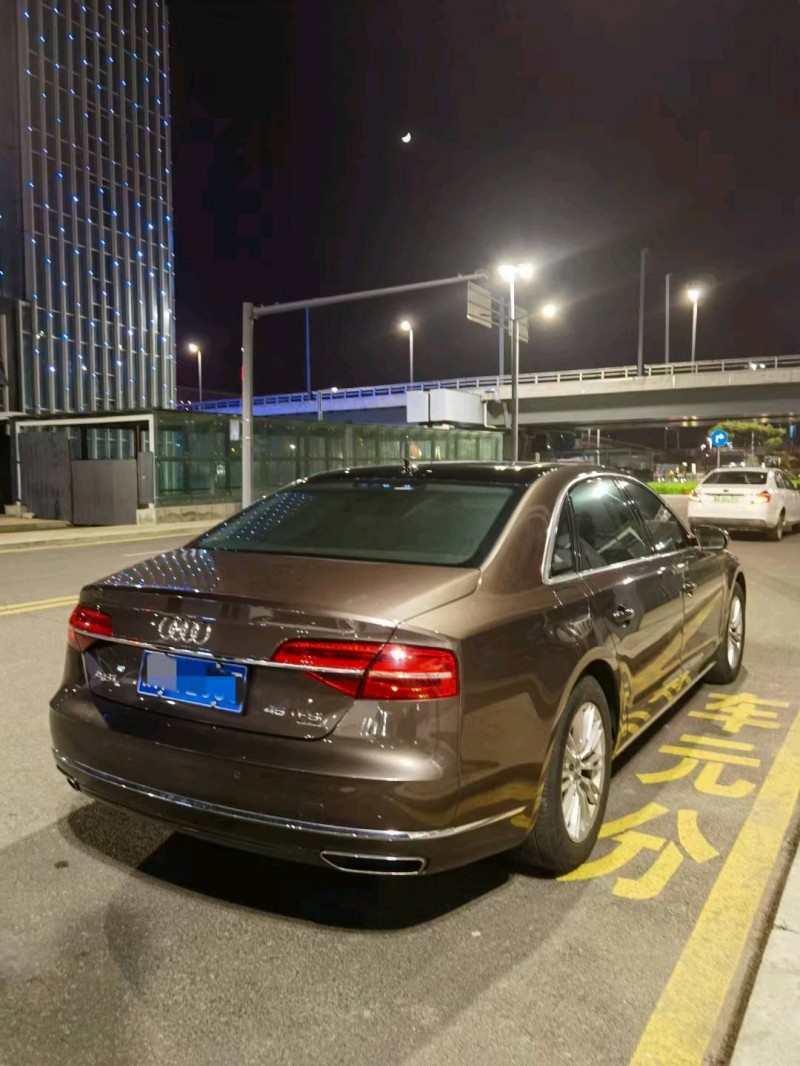 保定15年奥迪A8L4