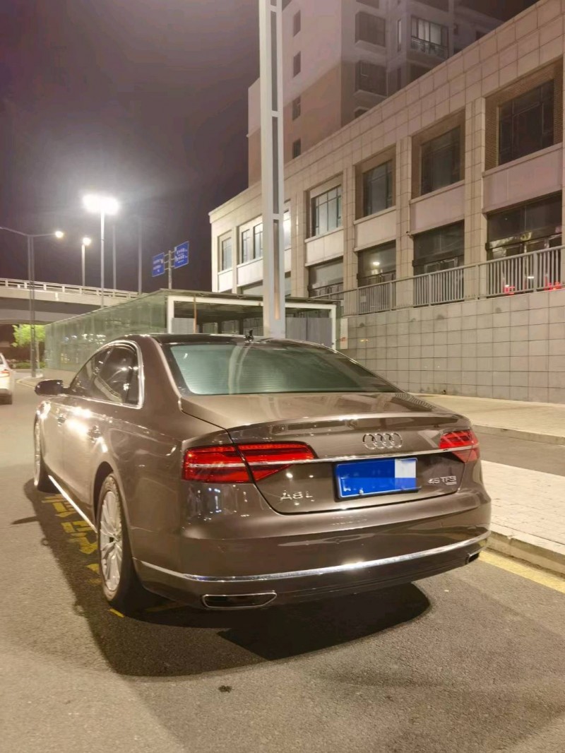 保定15年奥迪A8L5