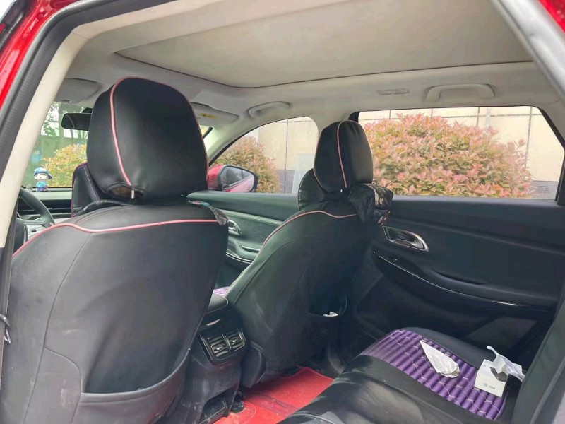 青岛20年长安汽车欧尚7