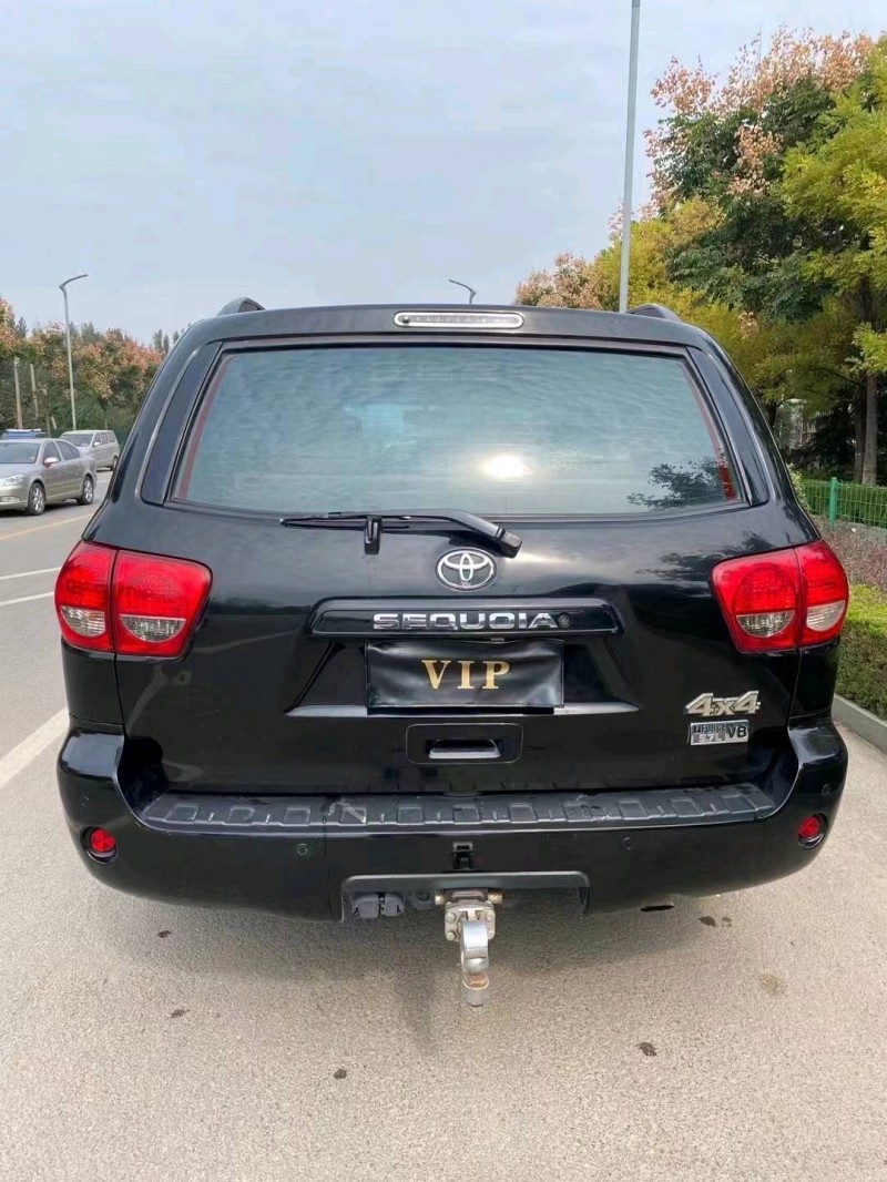 潍坊15年丰田红杉5