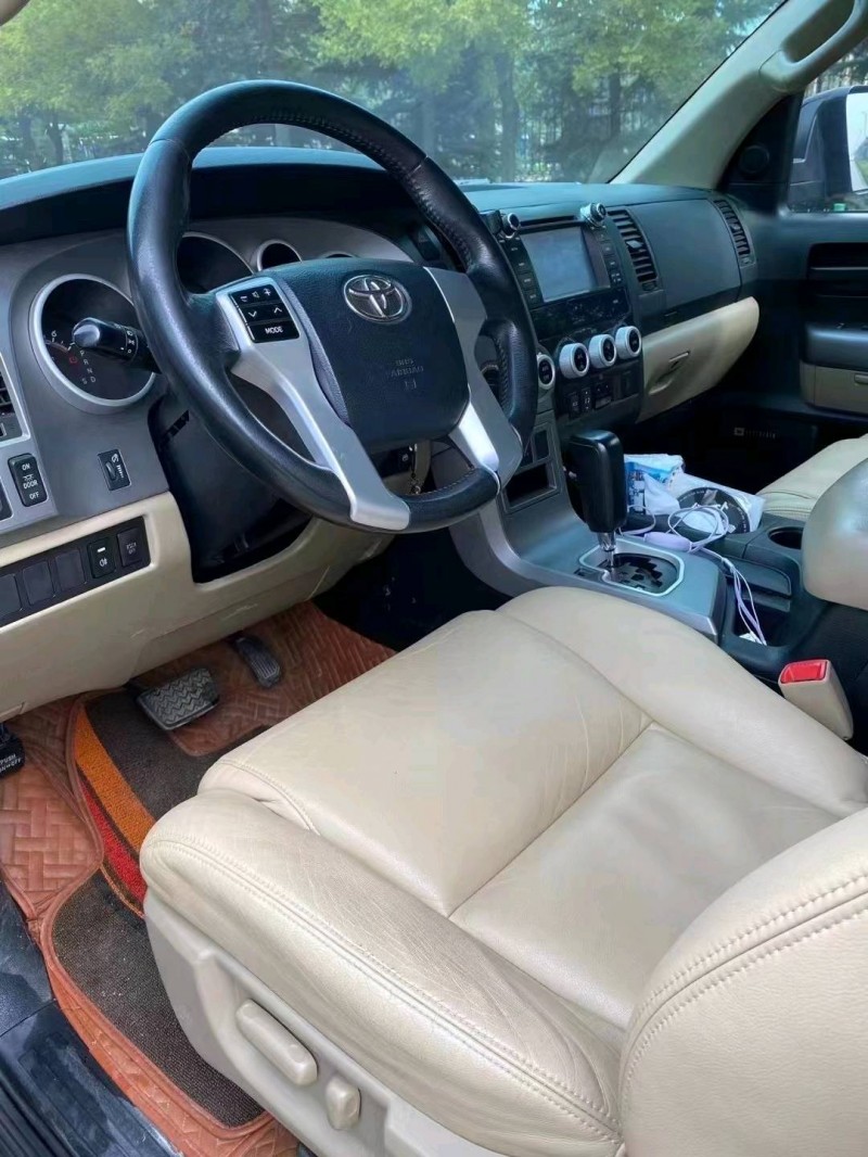 潍坊15年丰田红杉7
