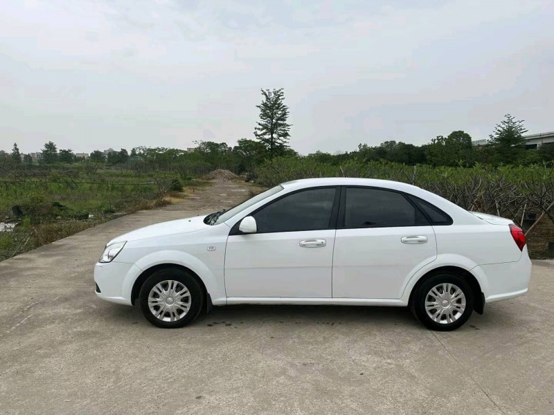 中山16年别克凯越4