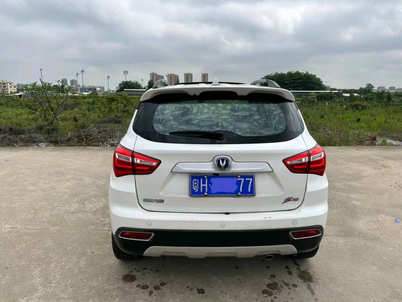 中山18年长安汽车CS359