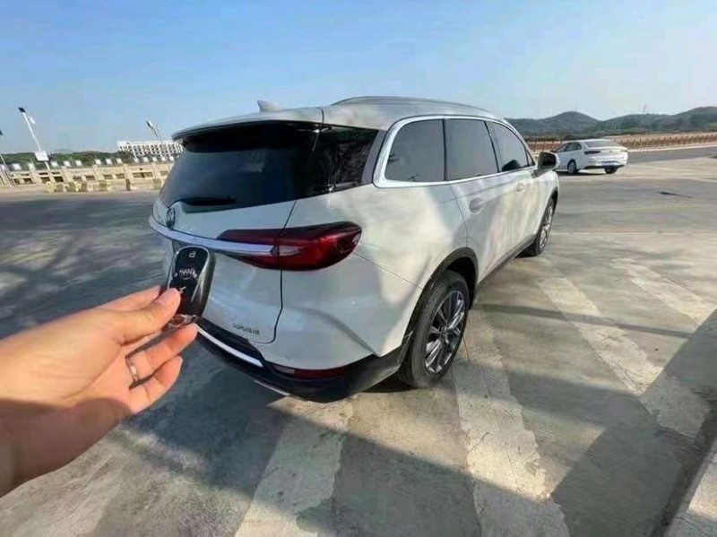 深圳21年别克昂科旗7