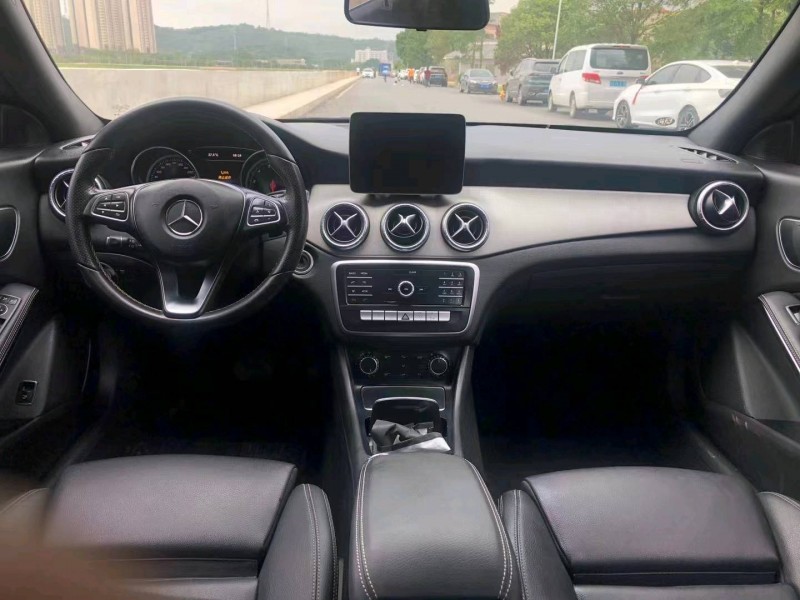 深圳18年奔驰CLA2