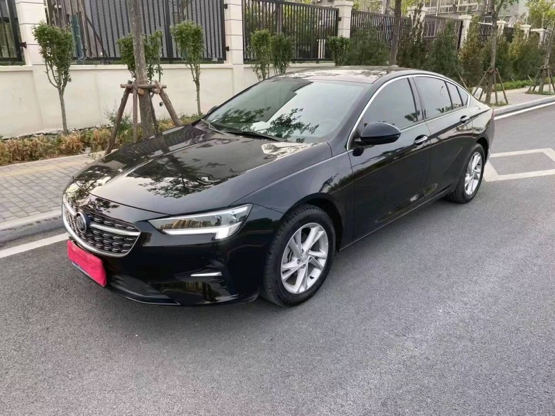 青岛22年别克君威8