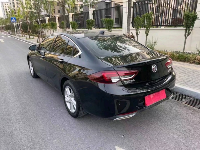 青岛22年别克君威9