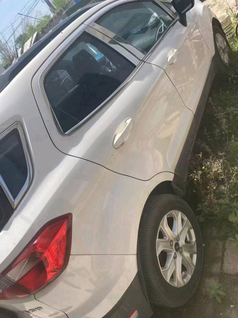 青岛13年福特翼搏5