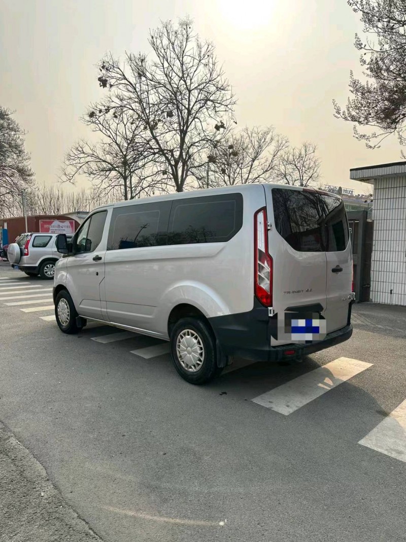 青岛18年福特全顺5