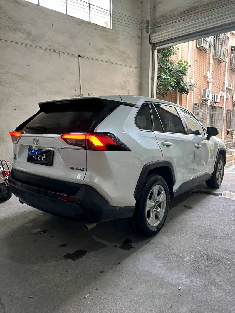 中山22年丰田RAV4荣放2