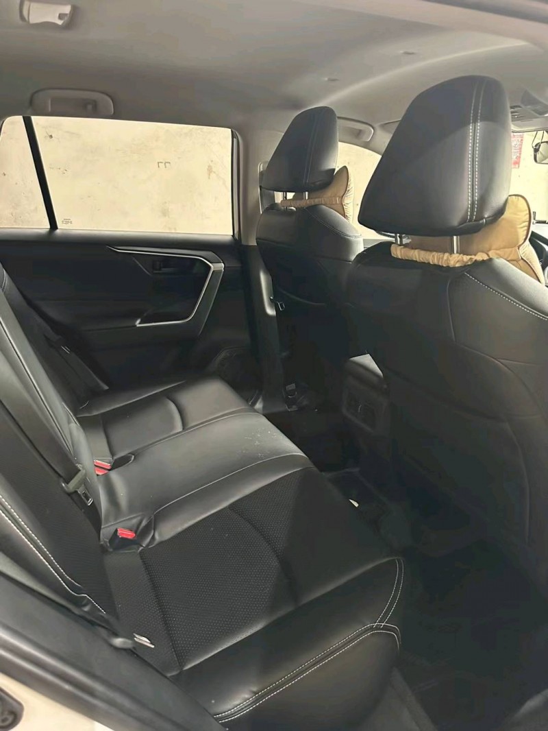 中山22年丰田RAV4荣放5