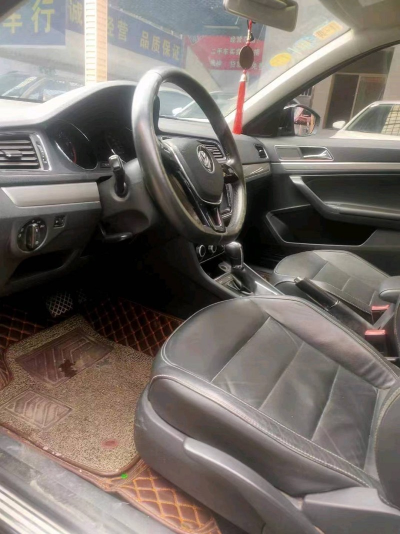 成都16年大众朗逸7