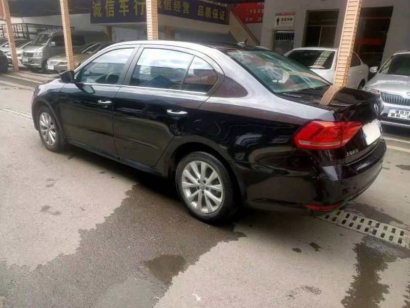 成都16年大众朗逸8