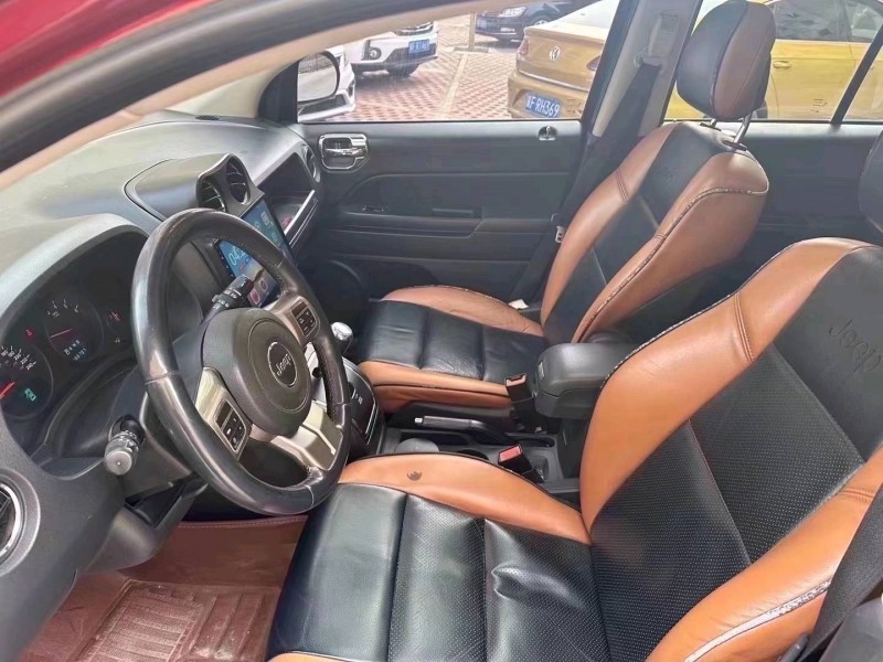 保定12年Jeep指南者4