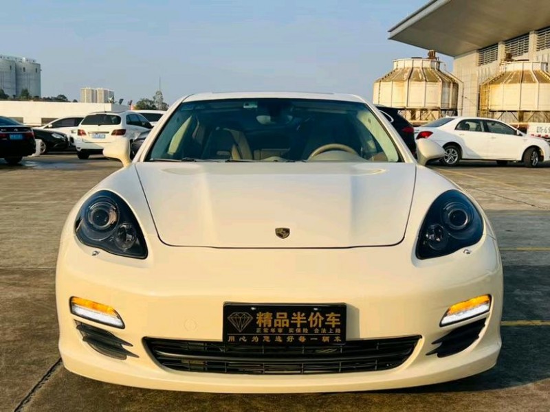 东莞12年保时捷帕拉梅拉1