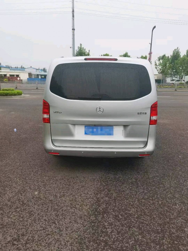 淄博17年奔驰威霆2