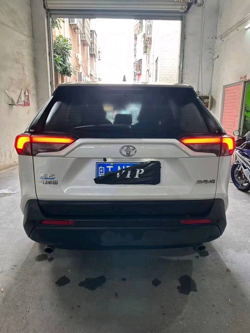 深圳22年丰田RAV45