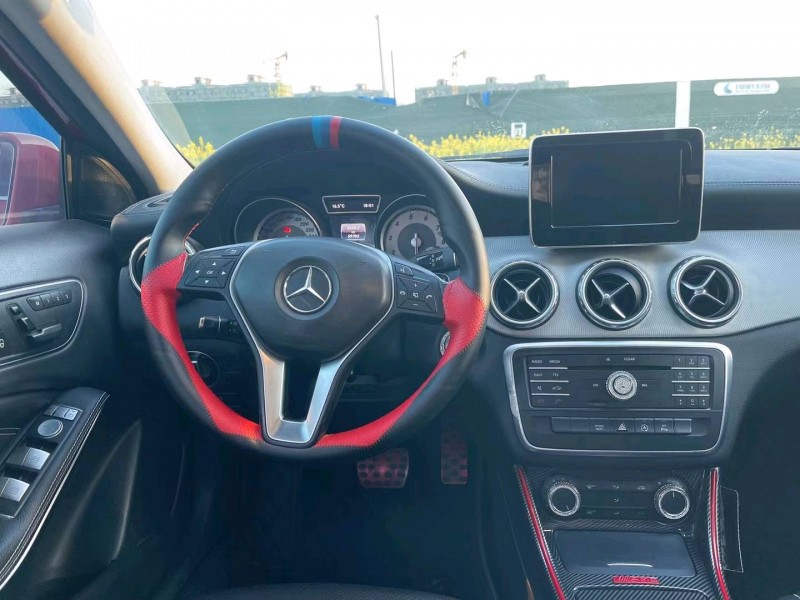 宿迁16年奔驰GLA5