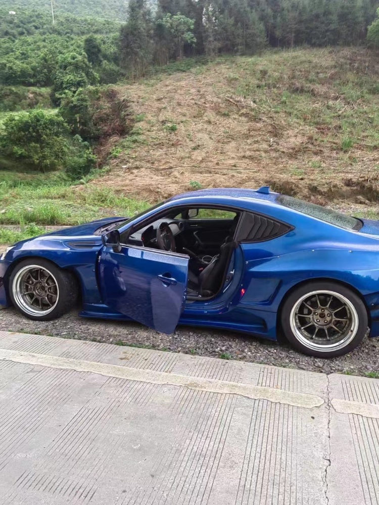 桂林13年斯巴魯BRZ8