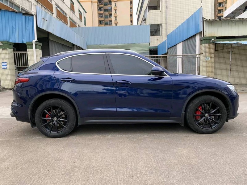 中山19年阿尔法·罗密欧Stelvio2