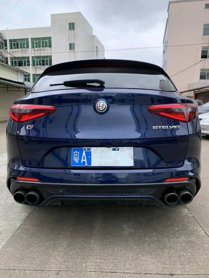 中山19年阿尔法·罗密欧Stelvio9