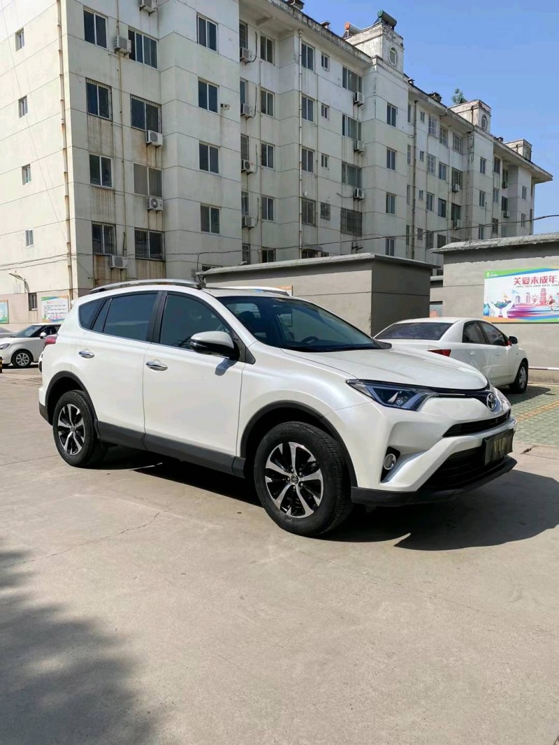 青岛18年丰田RAV4荣放3