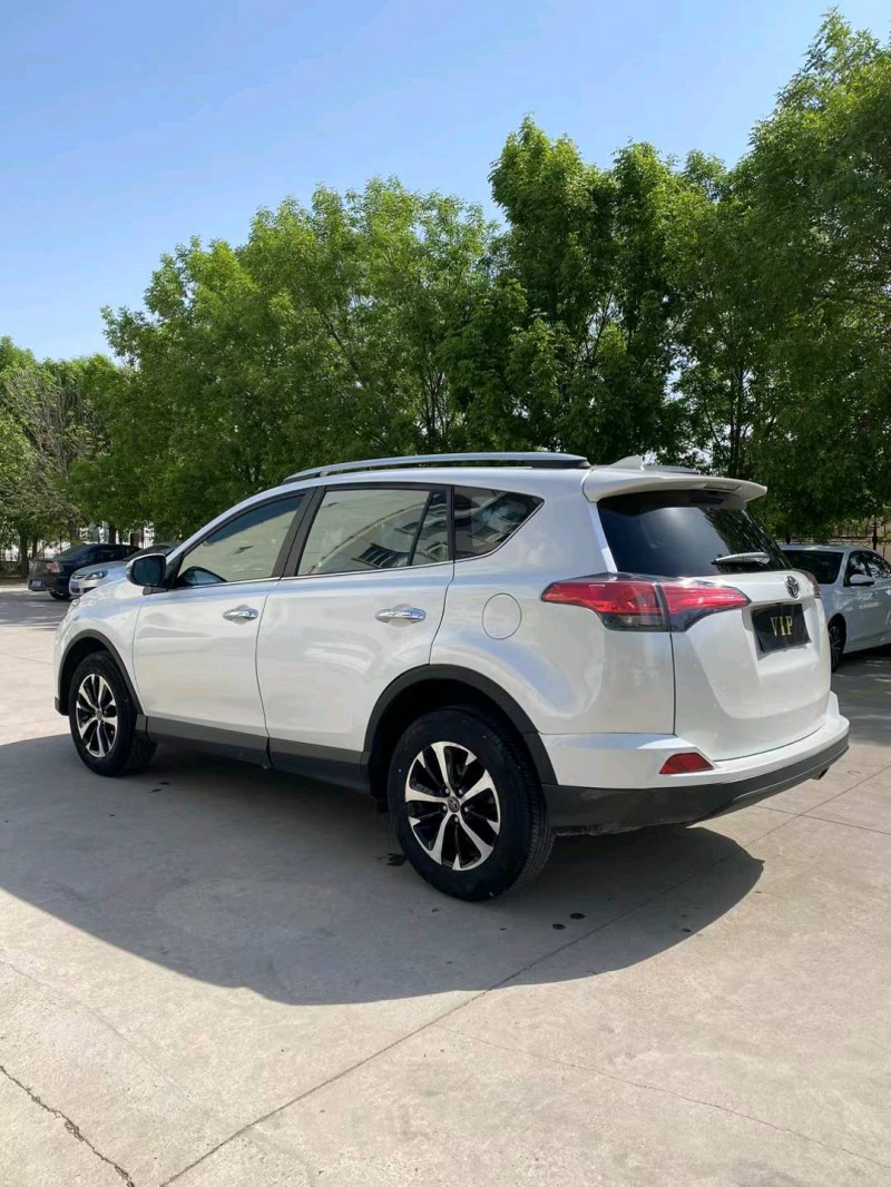 青岛18年丰田RAV4荣放6