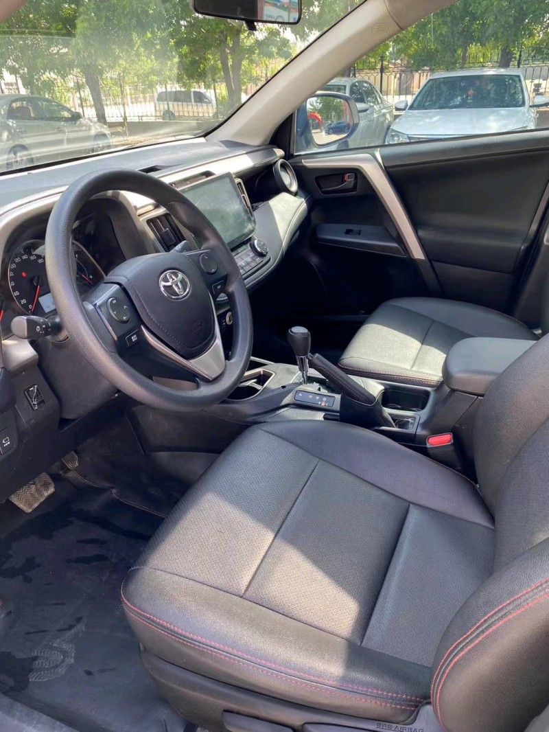 青岛18年丰田RAV4荣放7