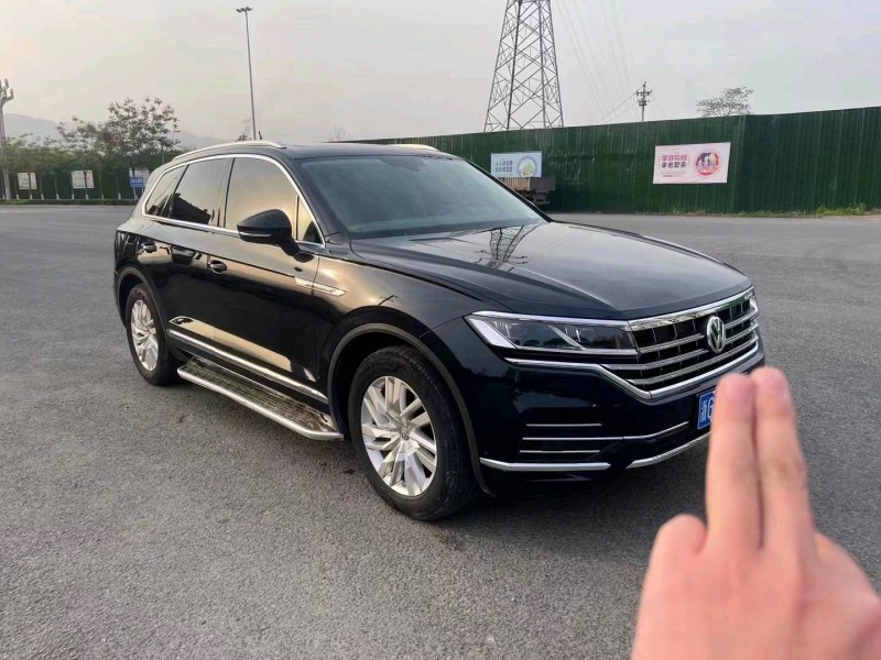 成都19年大众途锐2