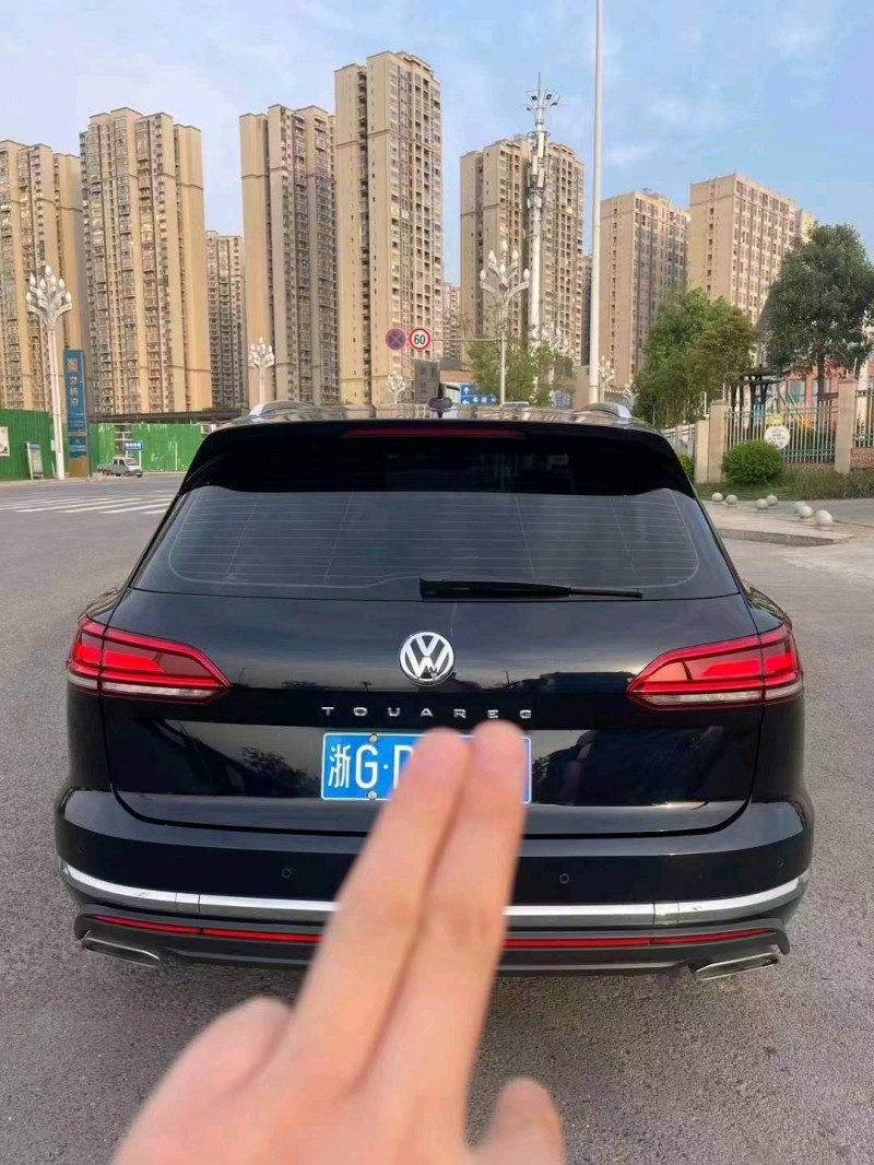 成都19年大众途锐9