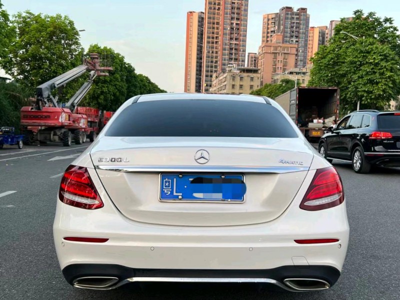 广州18年奔驰E9