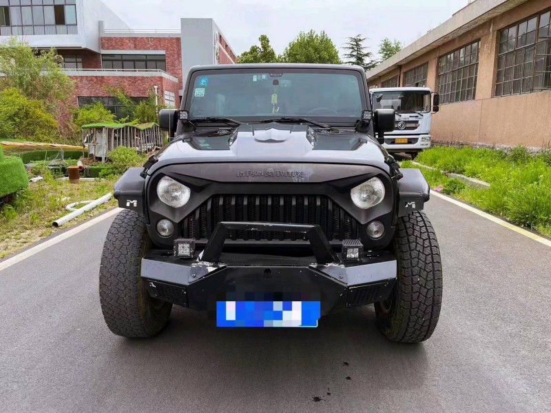 枣庄18年Jeep牧马人1