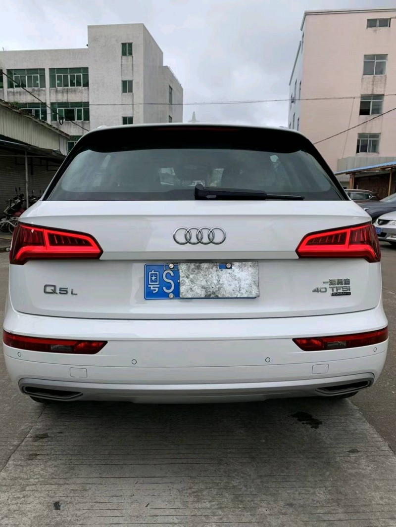 中山19年奥迪Q59