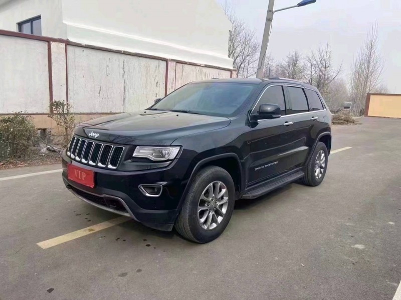 青岛17年Jeep大切诺基2