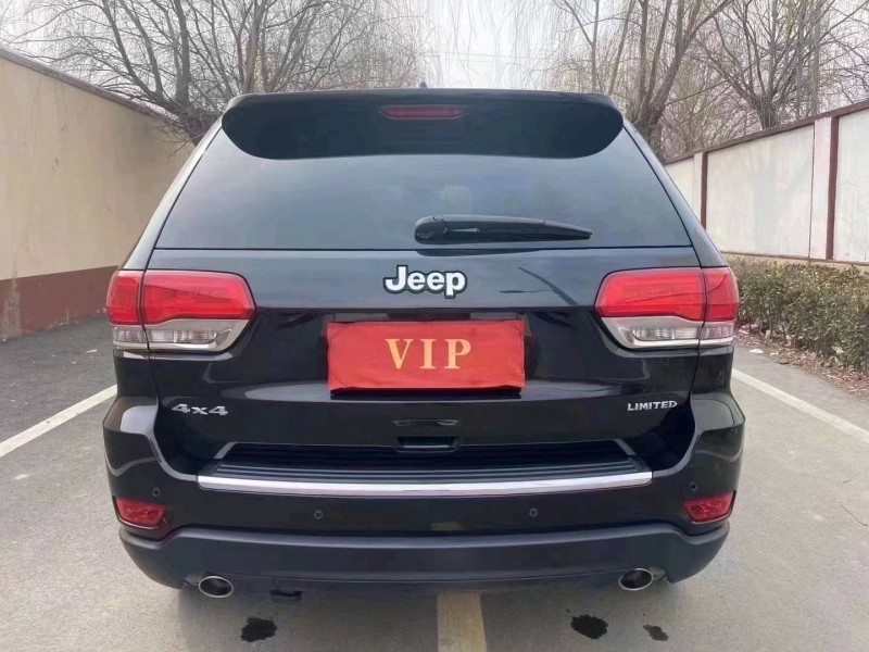 青岛17年Jeep大切诺基6