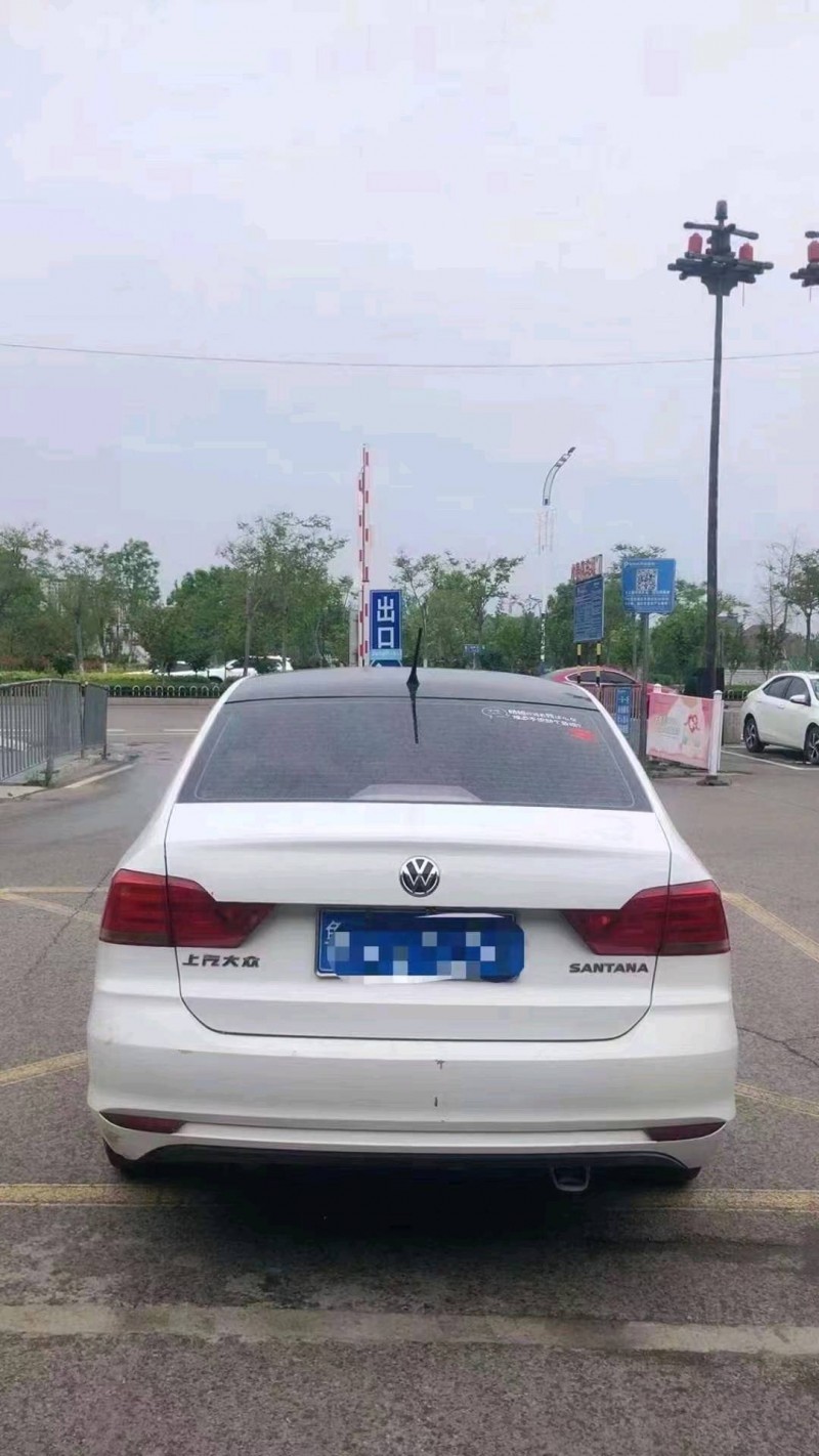 济南17年大众桑塔纳2
