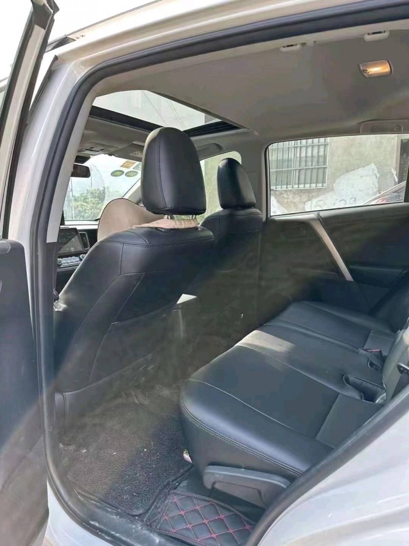 嘉兴19年丰田RAV4荣放4