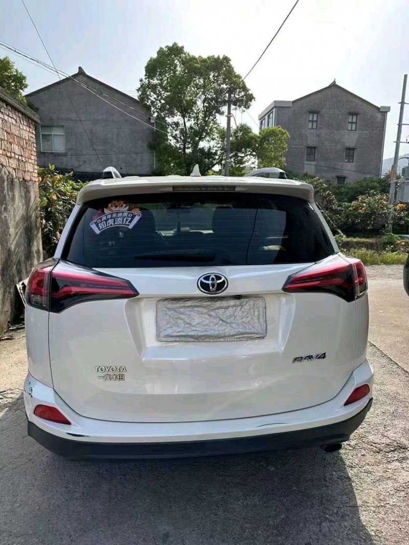 嘉兴19年丰田RAV4荣放7
