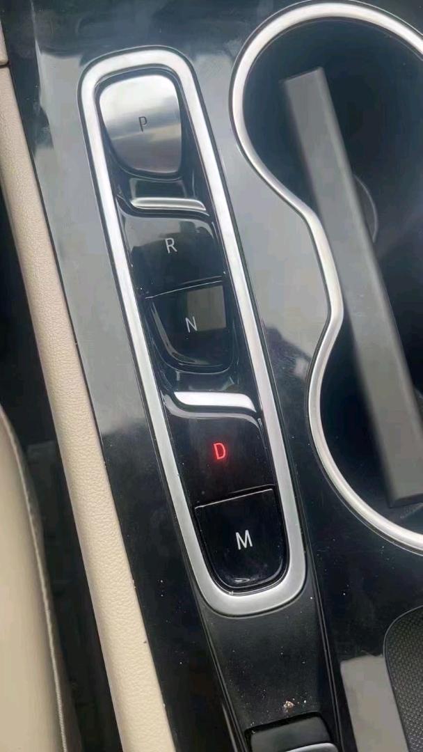 青岛21年别克君威5