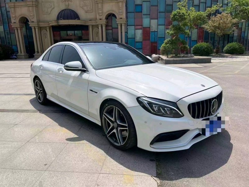 青岛16年奔驰AMG4