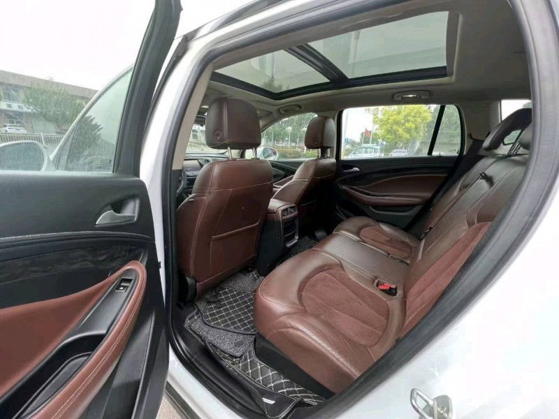 青岛16年别克昂科威8