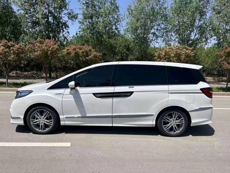 济南21年本田艾力绅8