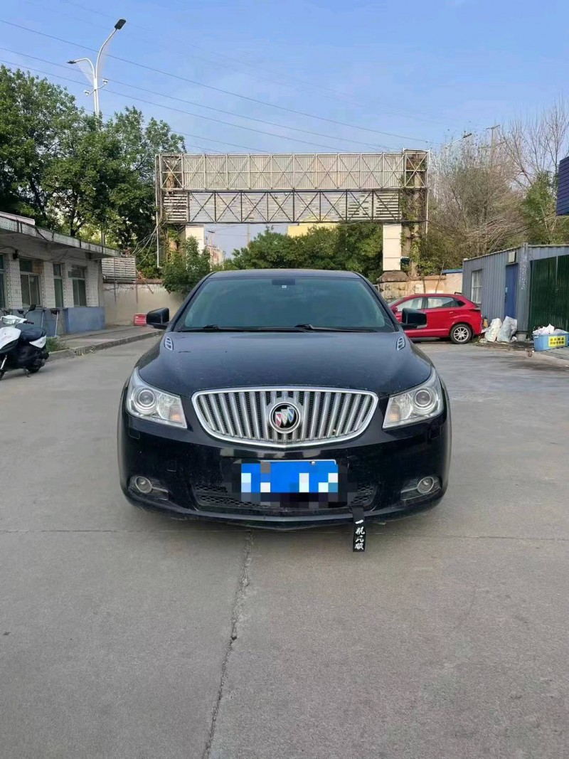 青岛12年别克君越1