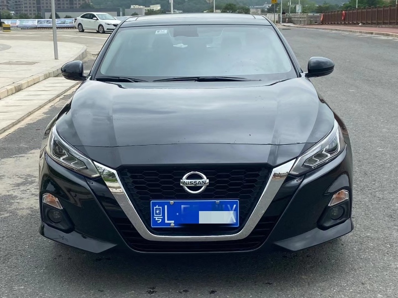 深圳22年日产天籁1