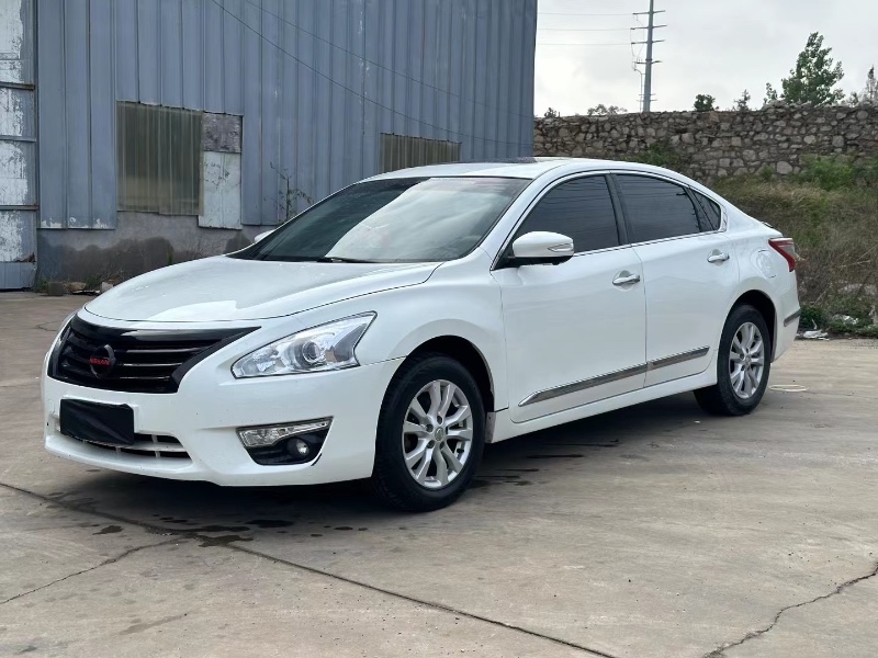 徐州15年日产天籁3