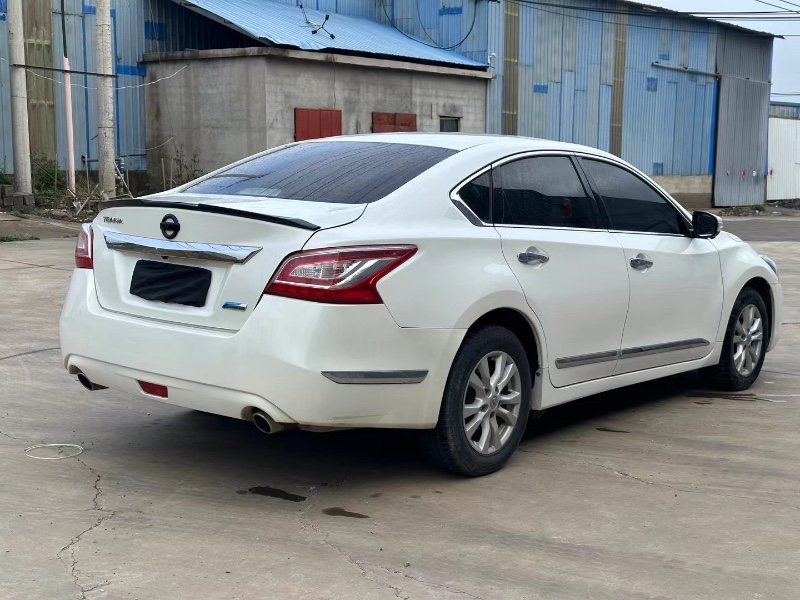 徐州15年日产天籁5