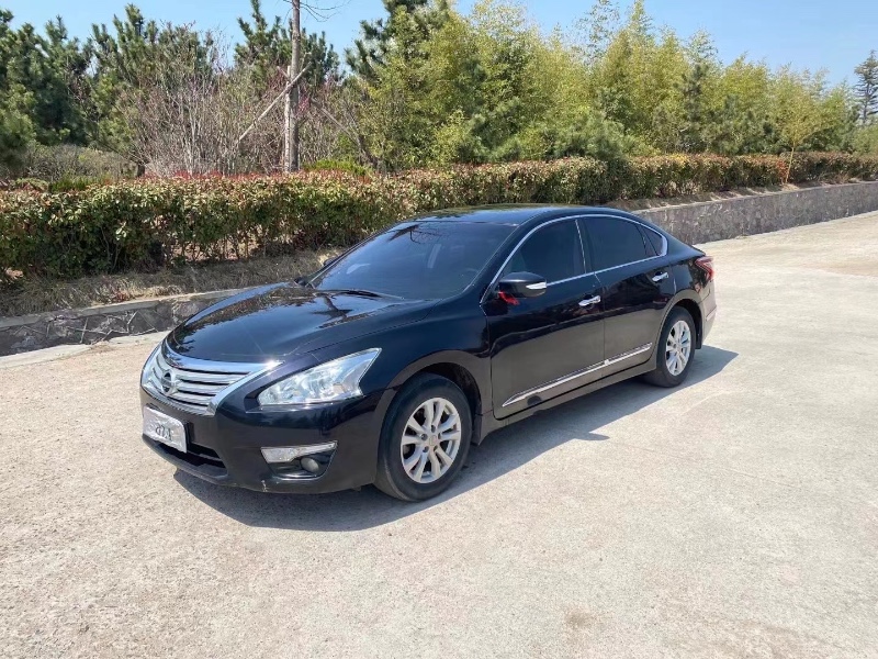 青岛14年日产天籁7