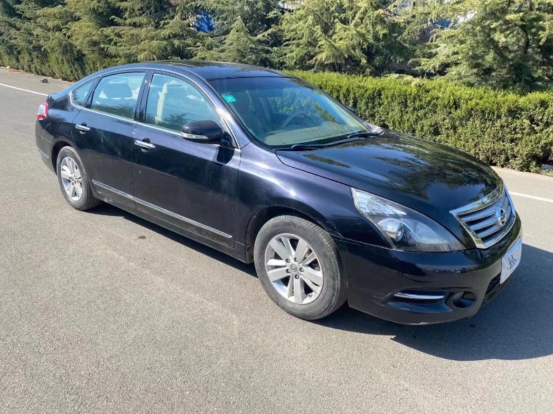 青岛12年日产天籁3