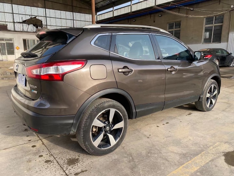 保定19年日产逍客6